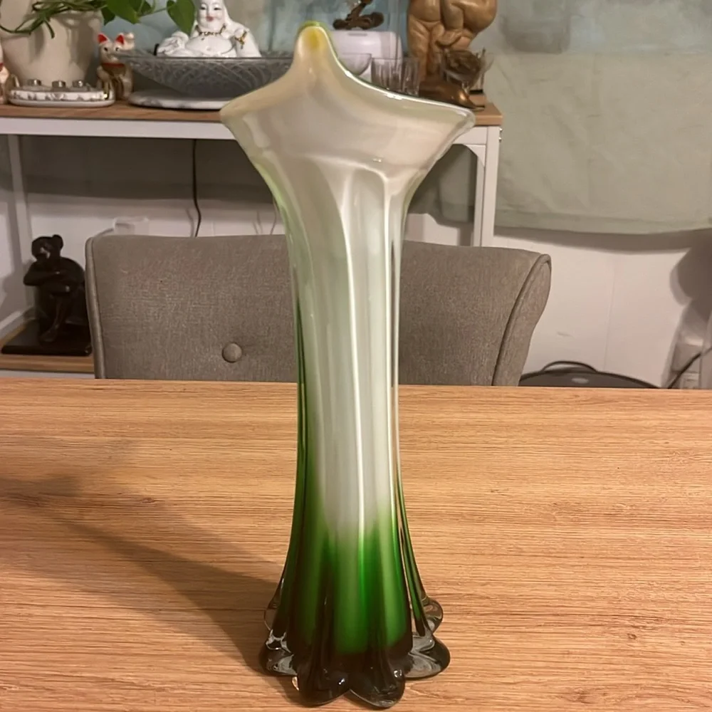 MCM 1970s Swung Murano green and yellow Cala Lily vase